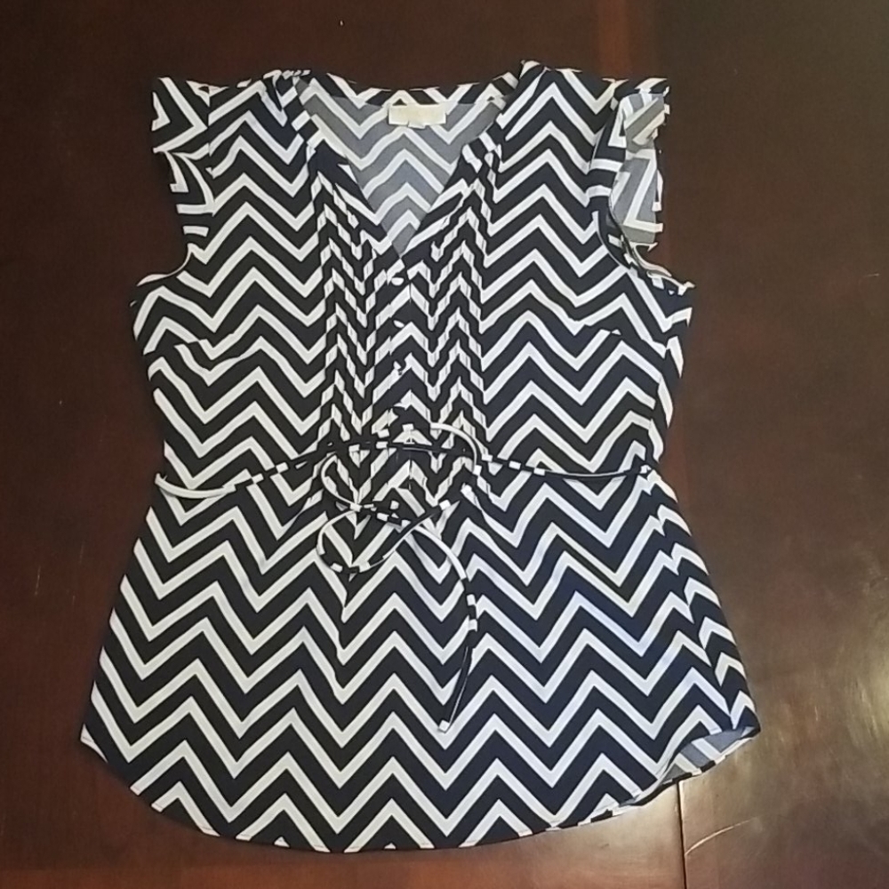 Gorgeous Modcloth Chevron top size M
